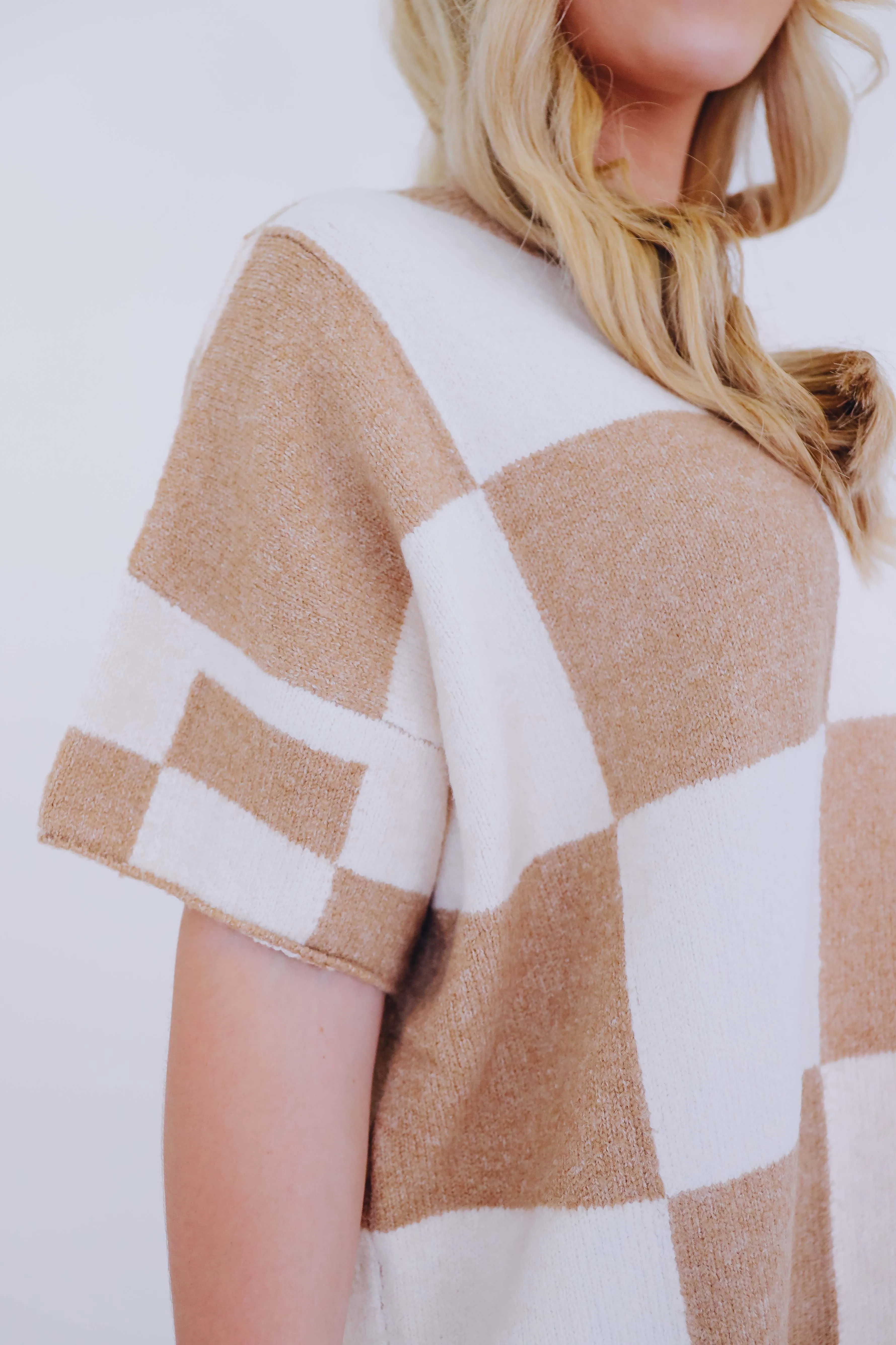A Bit Checkered Short Sleeve Sweater - 2 Colors