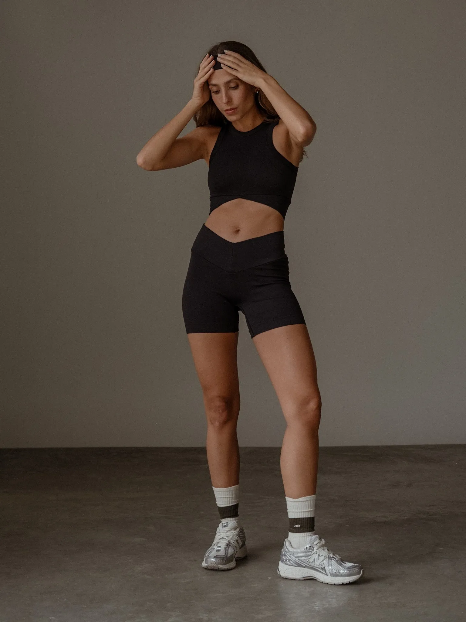 ABS SEAMLESS MINI SHORT - SHADOW