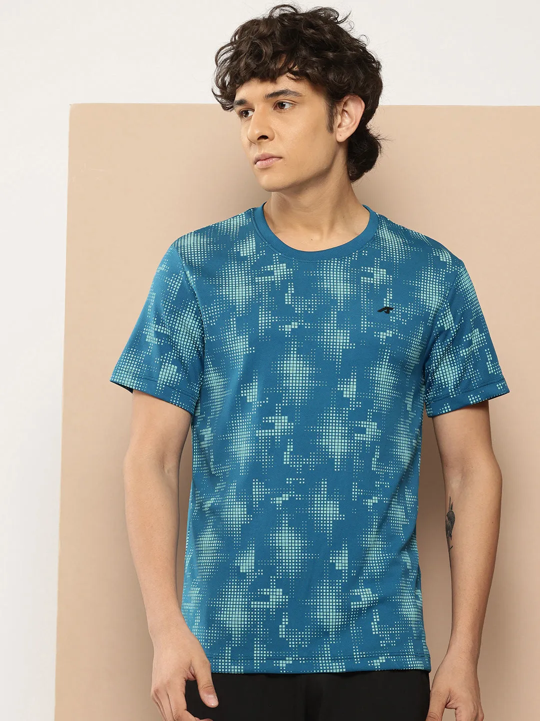 Alcis Men Printed Slim Fit T-shirt