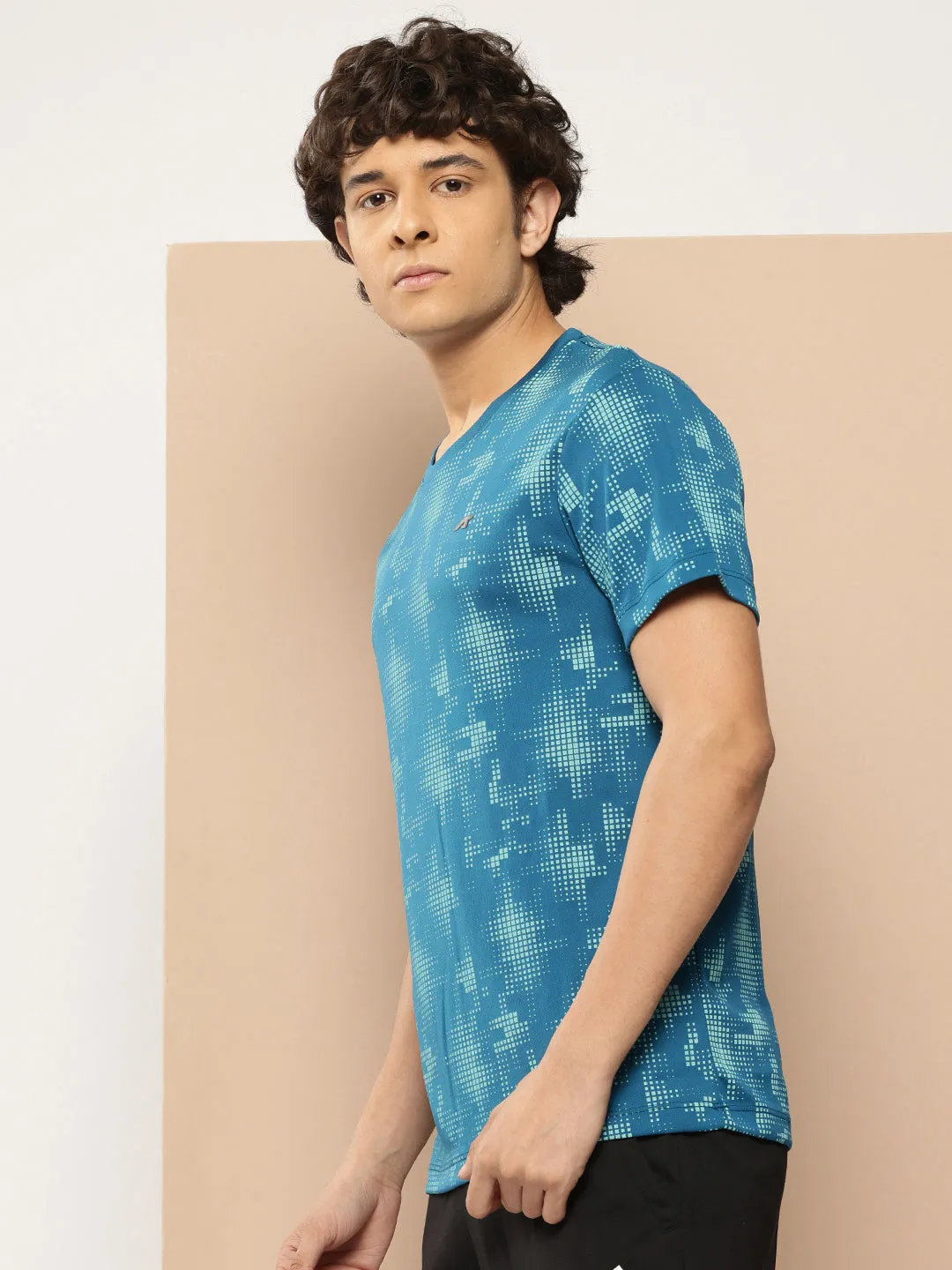 Alcis Men Printed Slim Fit T-shirt