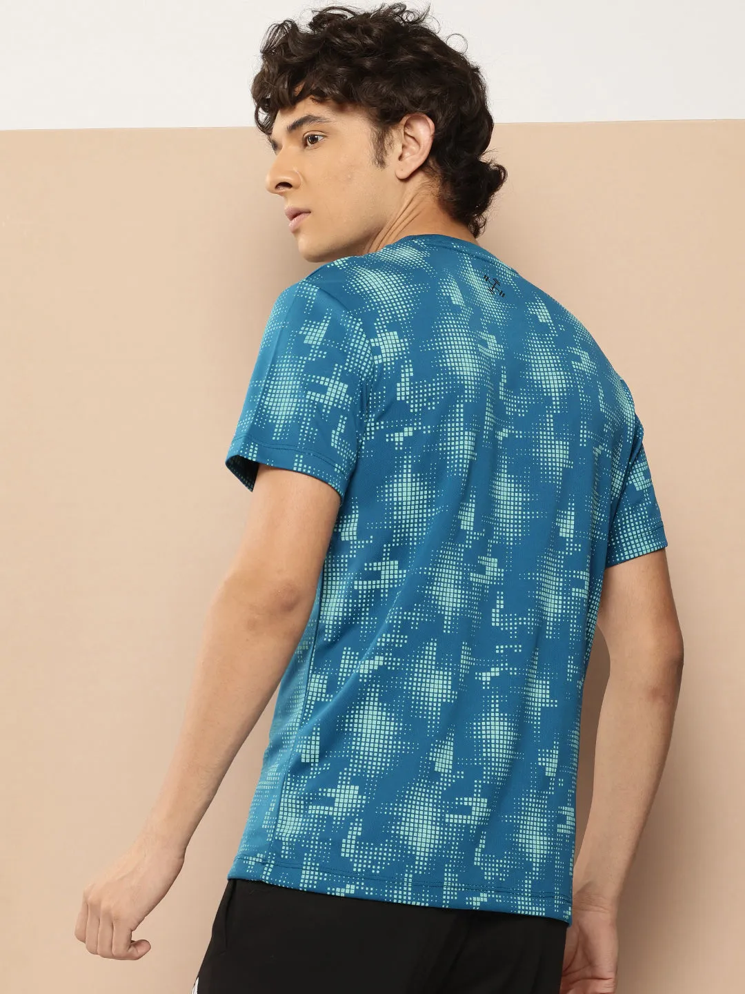 Alcis Men Printed Slim Fit T-shirt