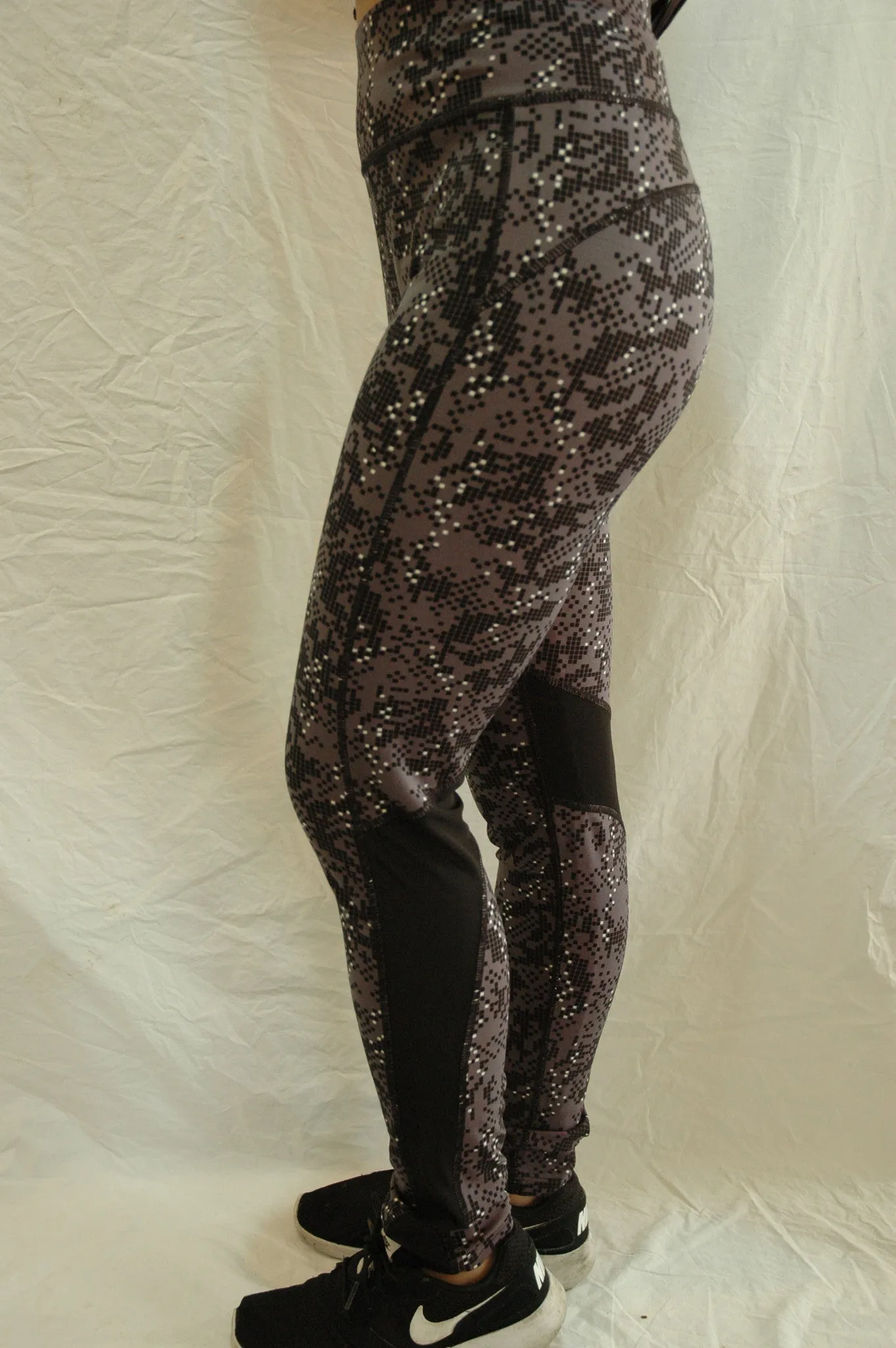 AN ISLANDER PALM DIGI CAMO YOGA PANTS