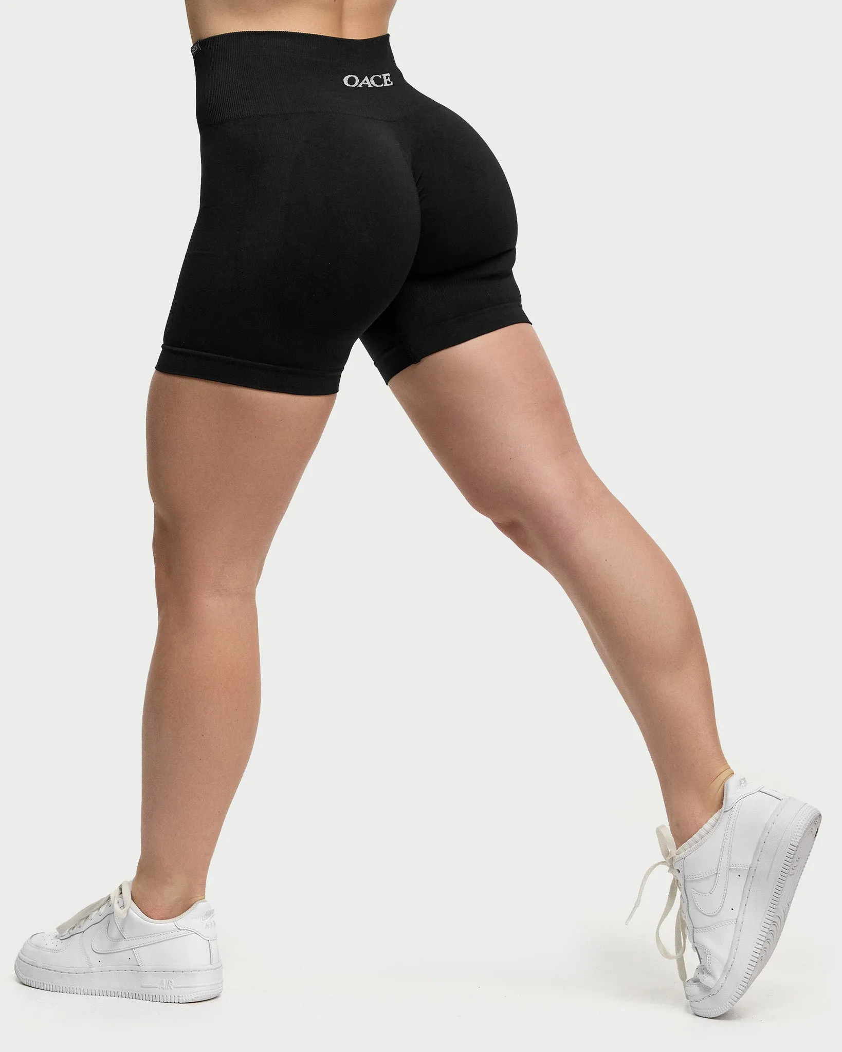 Appearance Contour Seamless Shorts