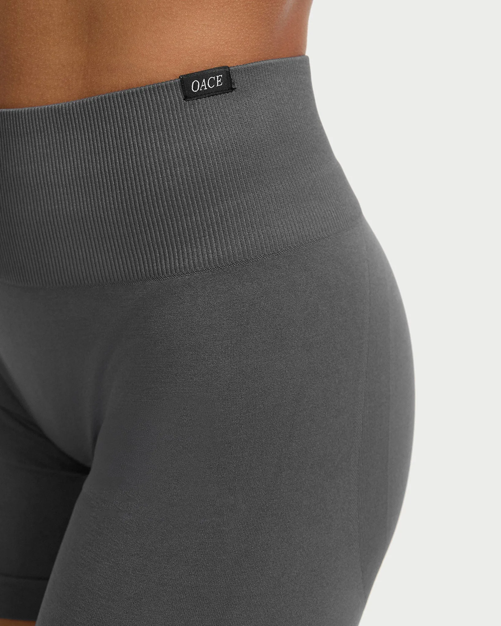 Appearance Contour Seamless Shorts