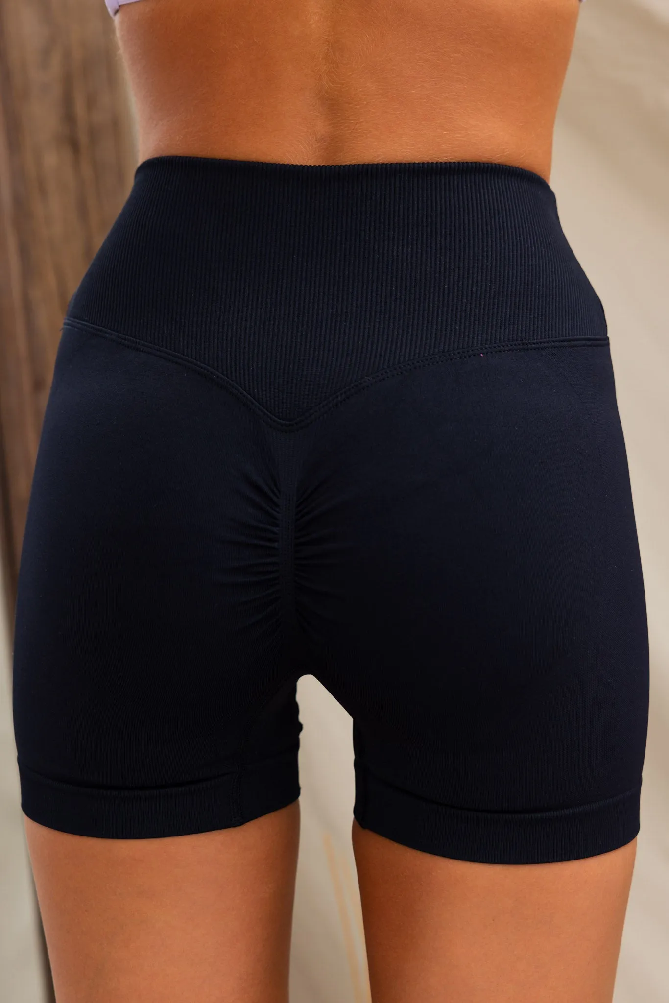 Arise Seamless V Waist Short - Jet Black