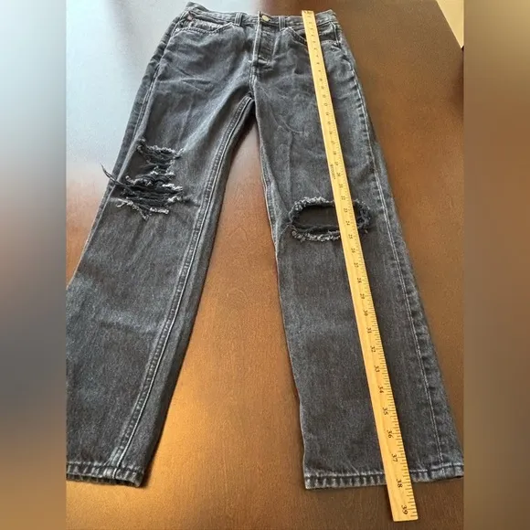ARITZIA DENIM FORUM 25 Joni Hi-Rise Loose 26L Jean Black Wash Distressed Rips