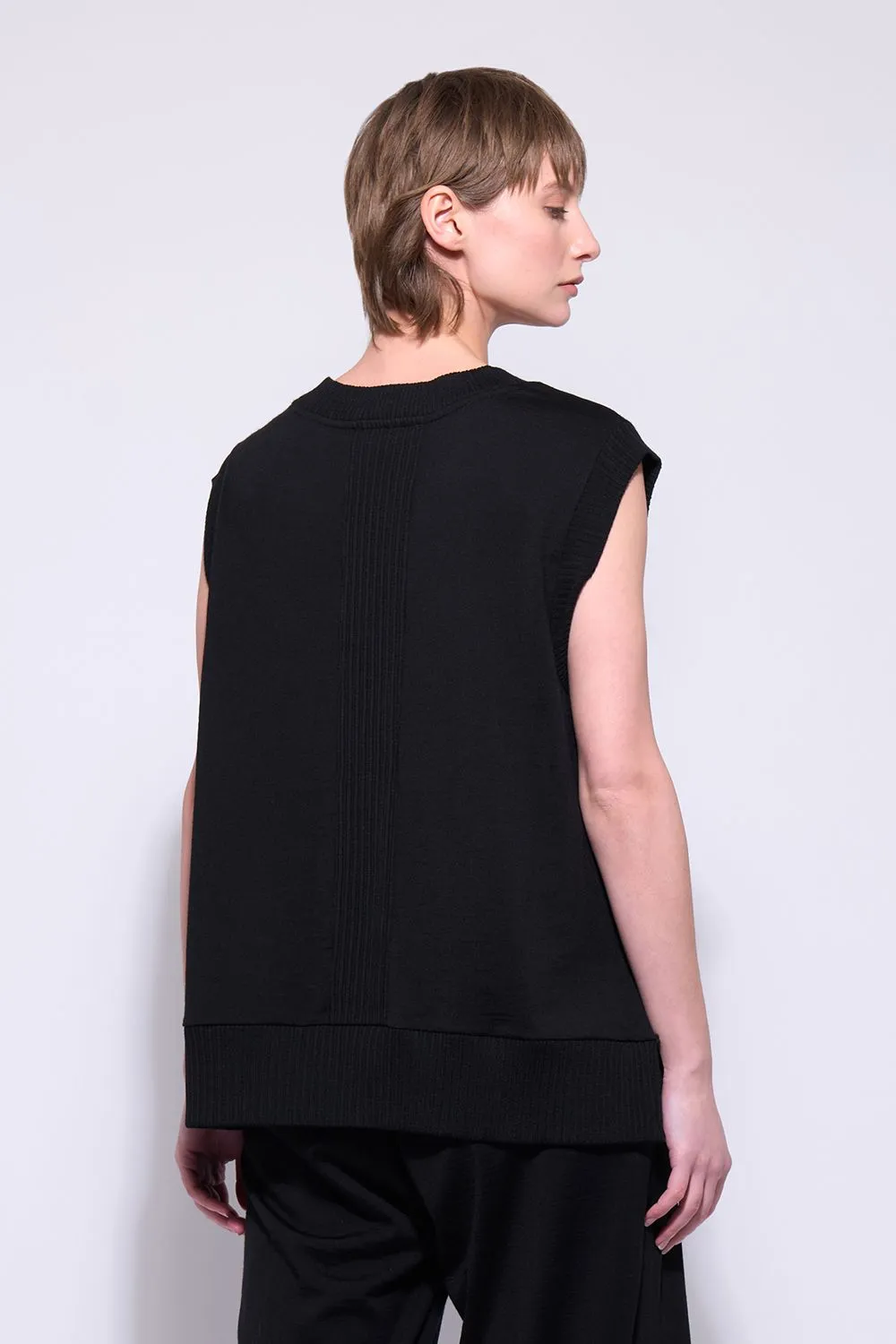 Back Story Vest - Black