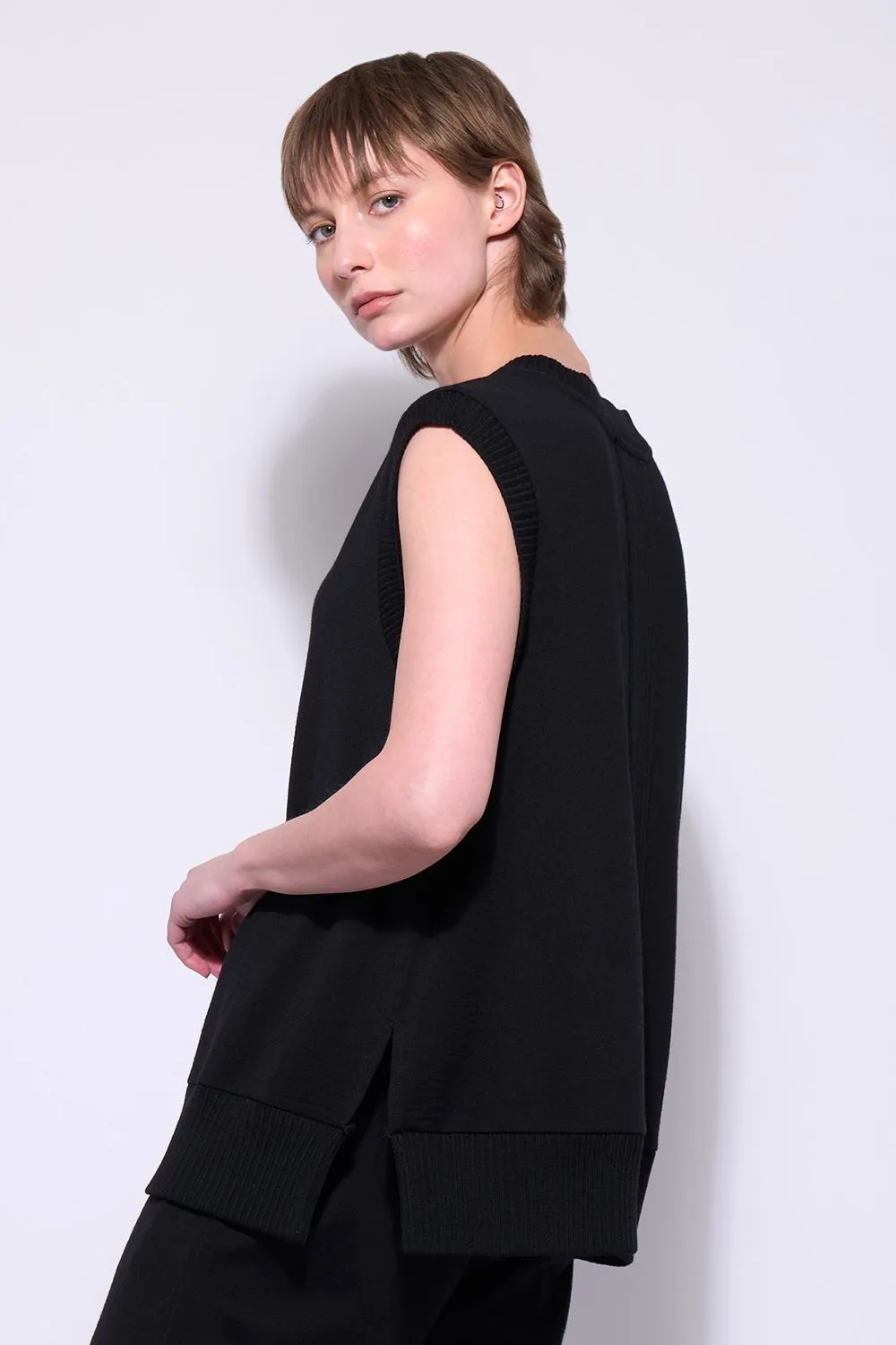 Back Story Vest - Black