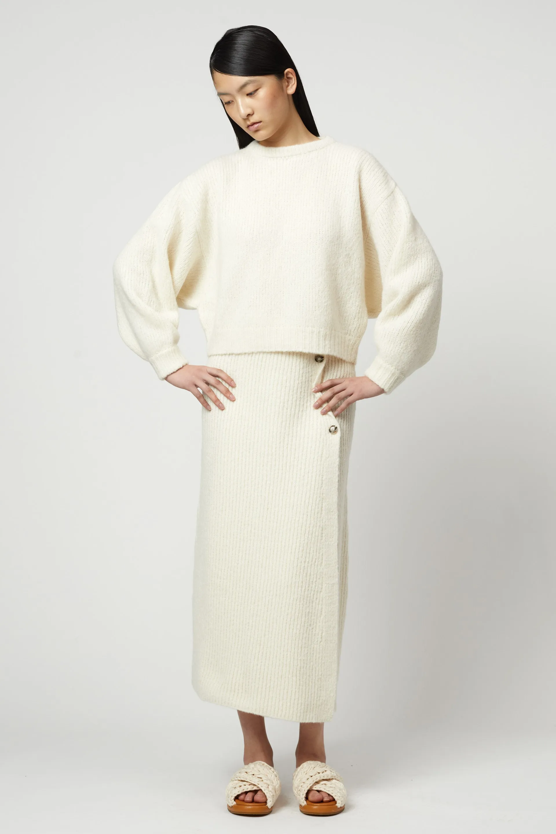 BALLOON SLEEVE SWEATER