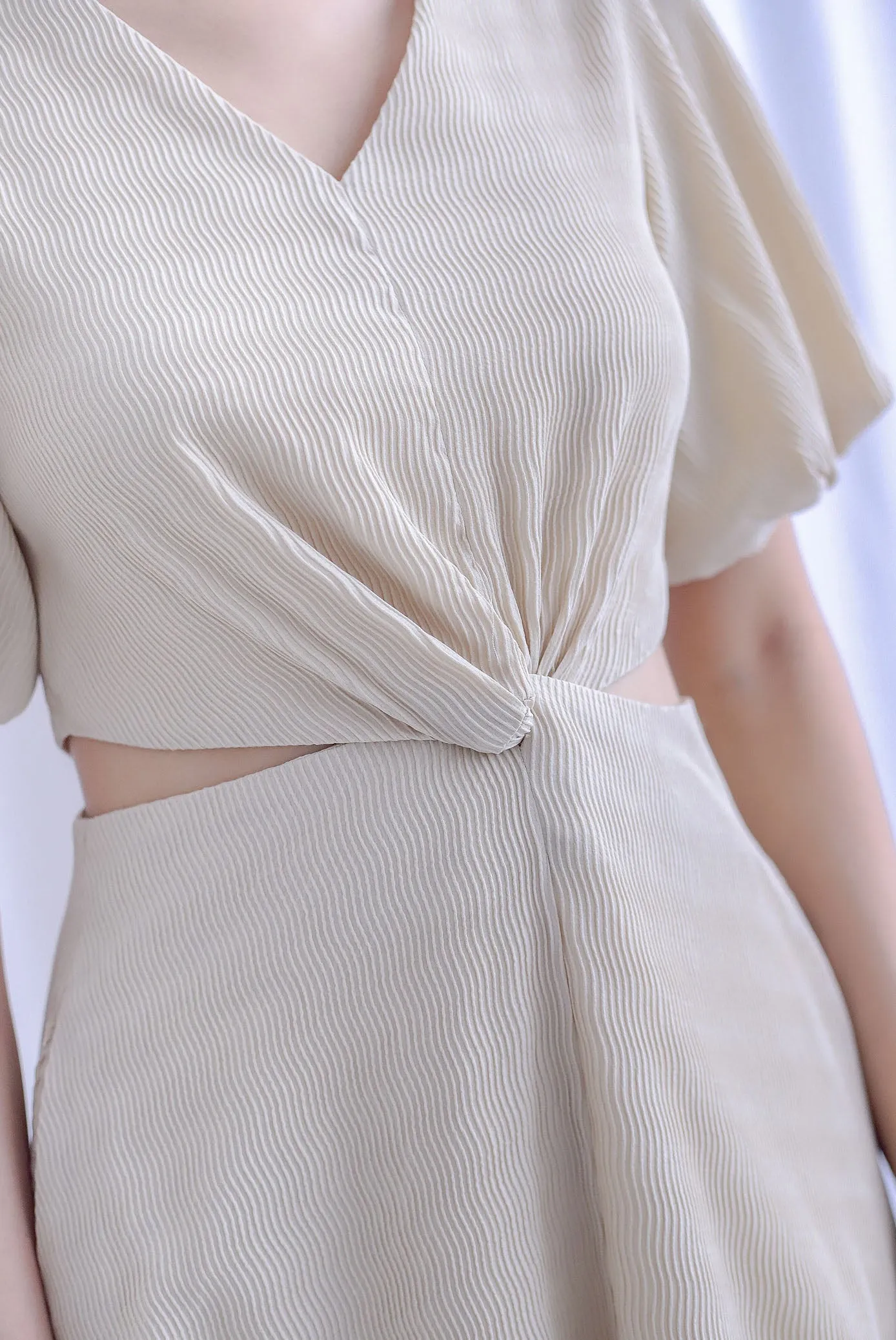 Bea Puffy Sleeve Knot Cut Out Midi Dress In Pale Yellow