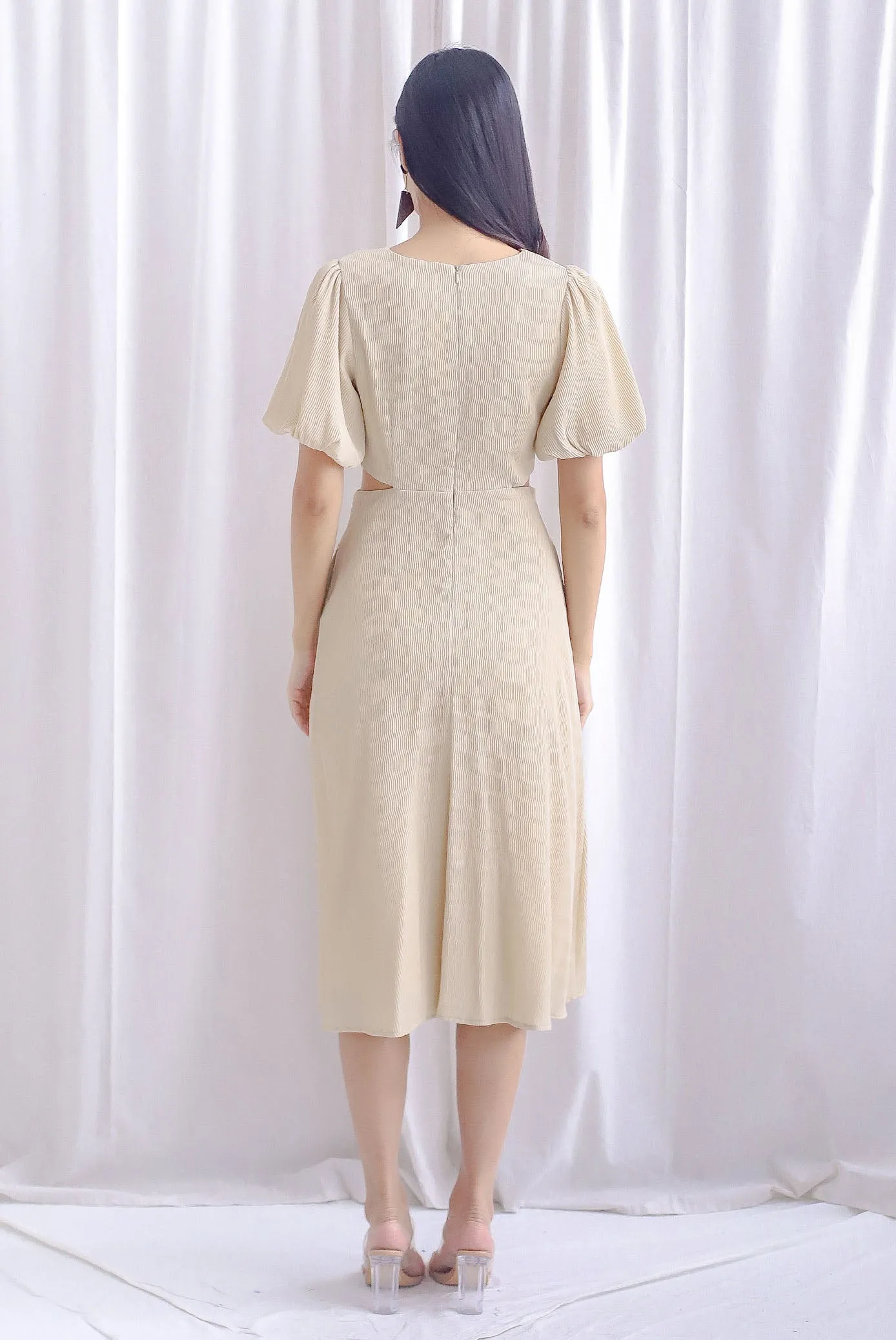 Bea Puffy Sleeve Knot Cut Out Midi Dress In Pale Yellow