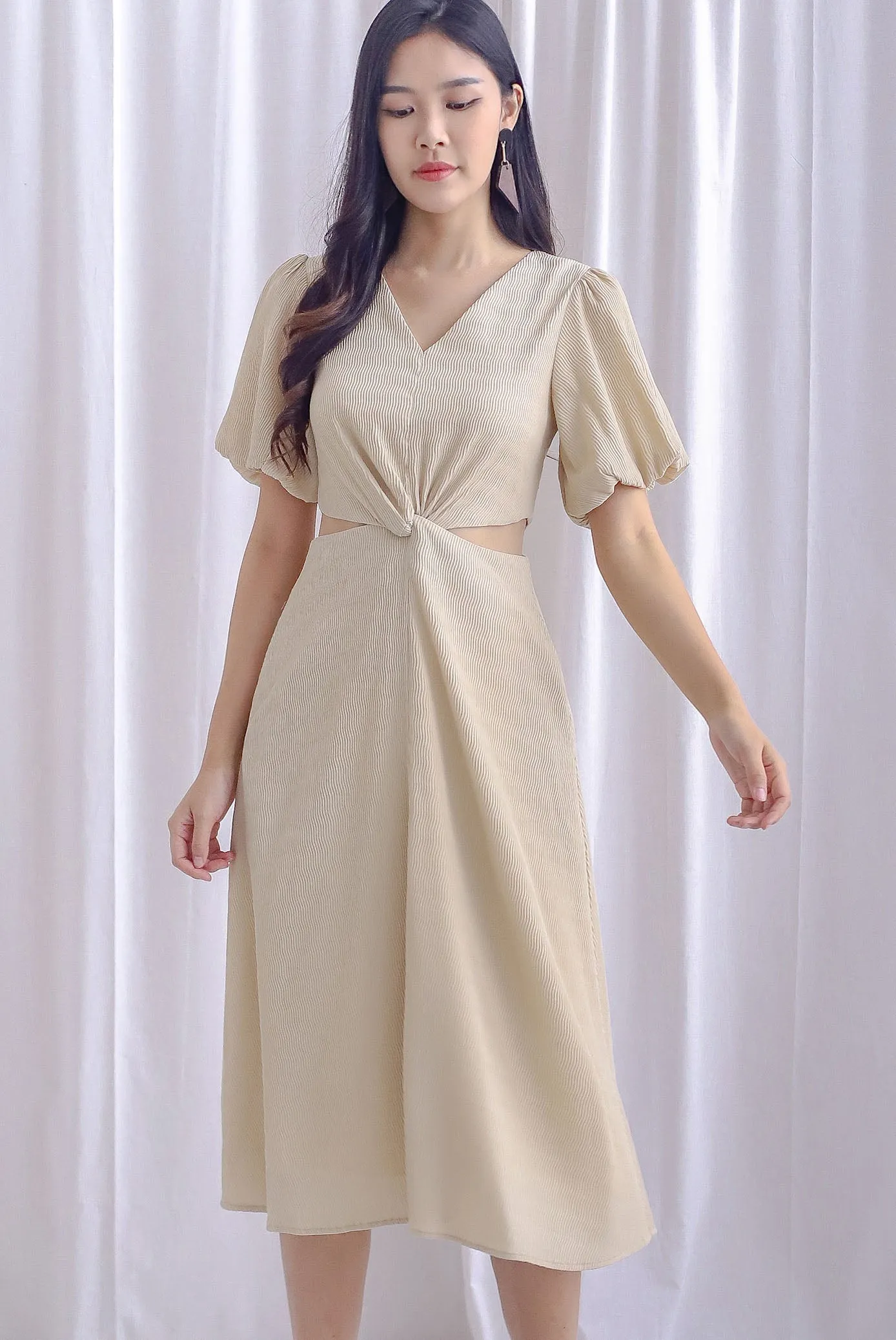 Bea Puffy Sleeve Knot Cut Out Midi Dress In Pale Yellow