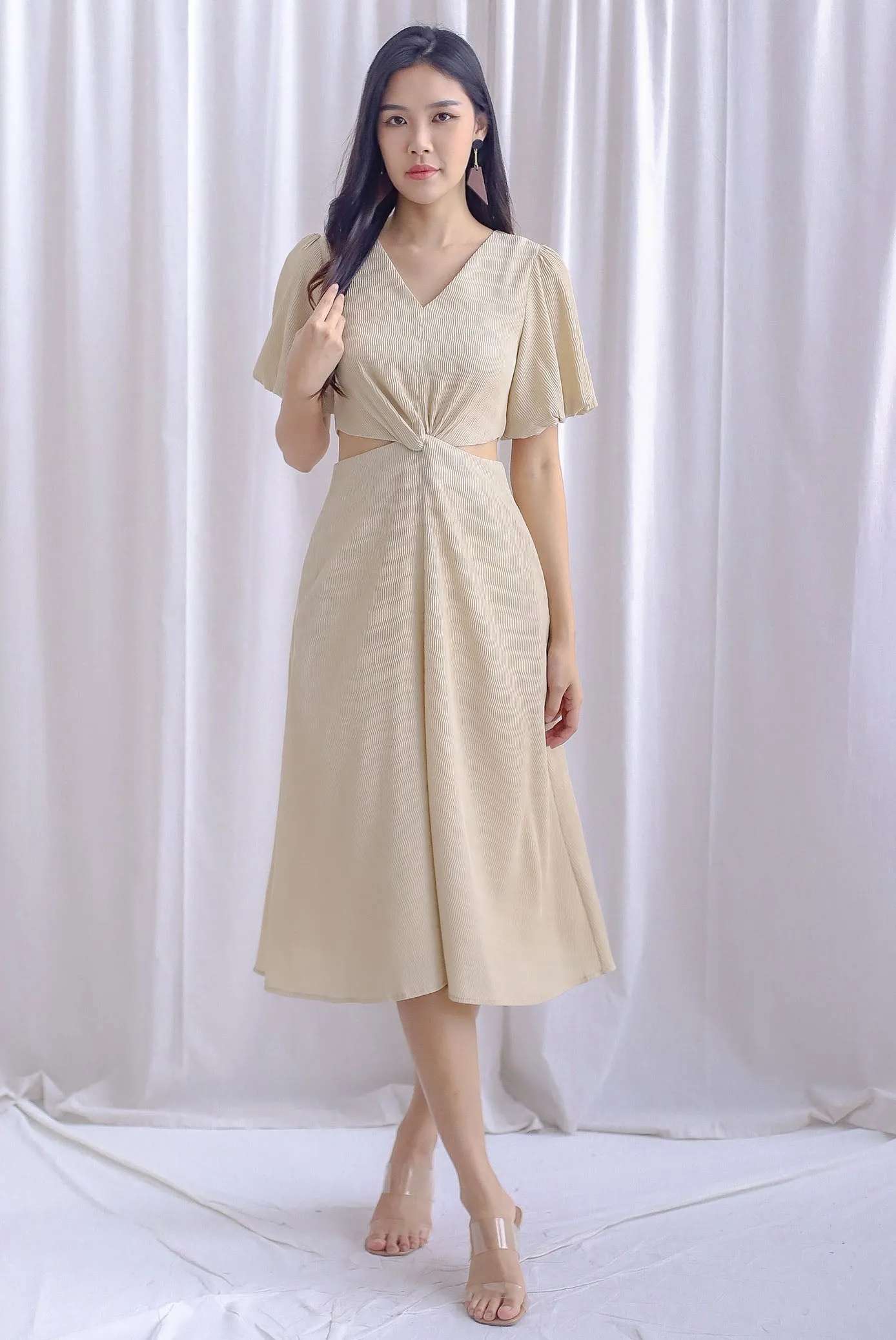 Bea Puffy Sleeve Knot Cut Out Midi Dress In Pale Yellow