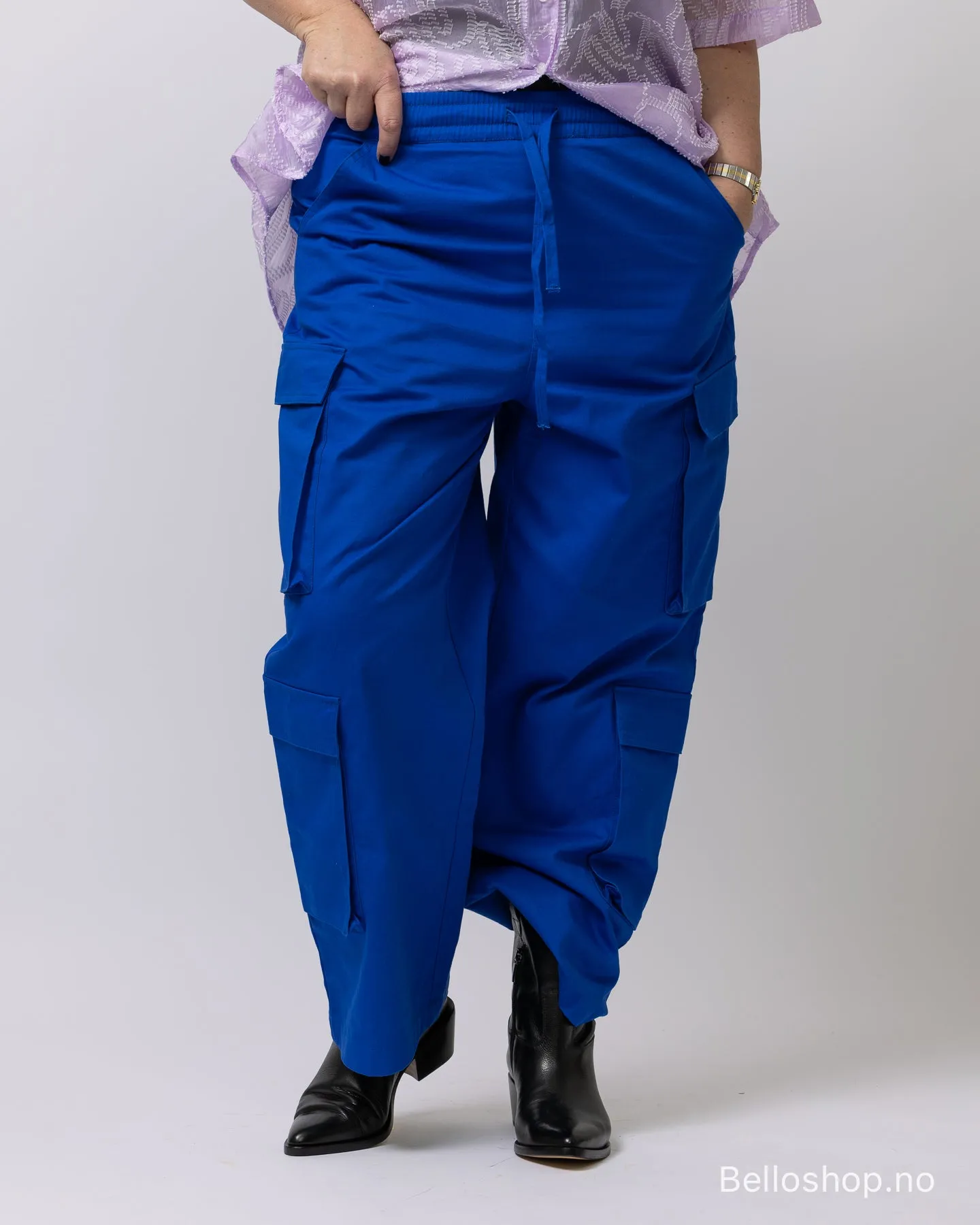 BLANCA STUDIO CARRIE kongeblå oversized cargobukse