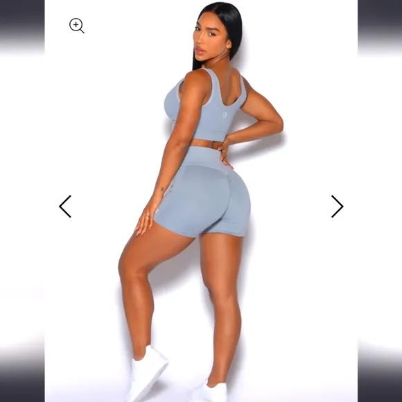 Bombshell Sportswear Figure Scrunch Shorts M NWT