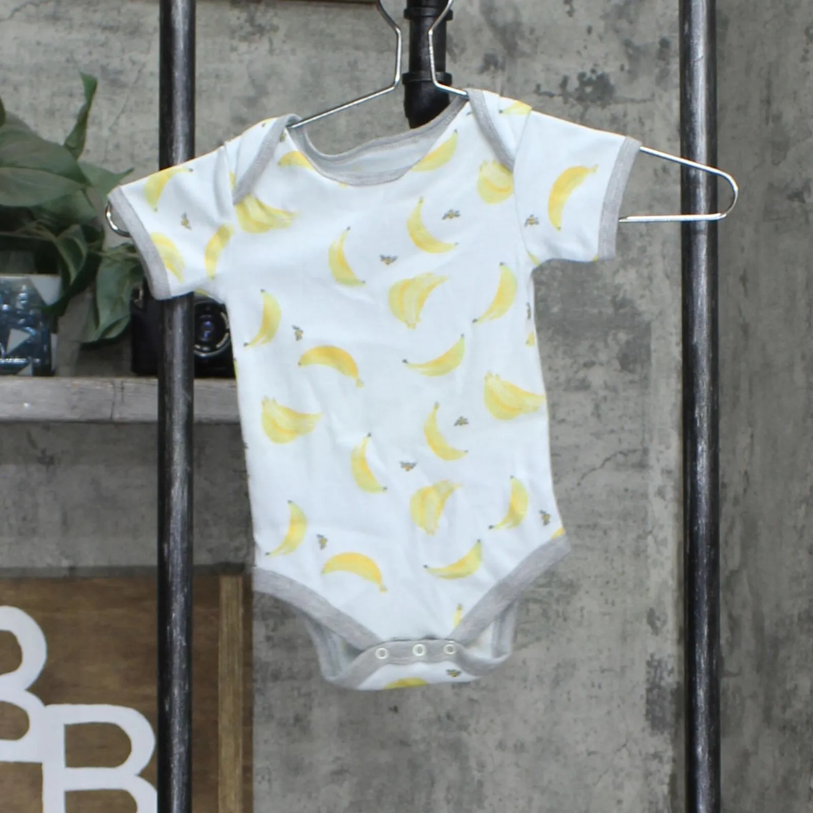 Burt's Bees Crazy Bunch Organic Baby Bananas Bodysuit & Pant Set Gray 3M-6M