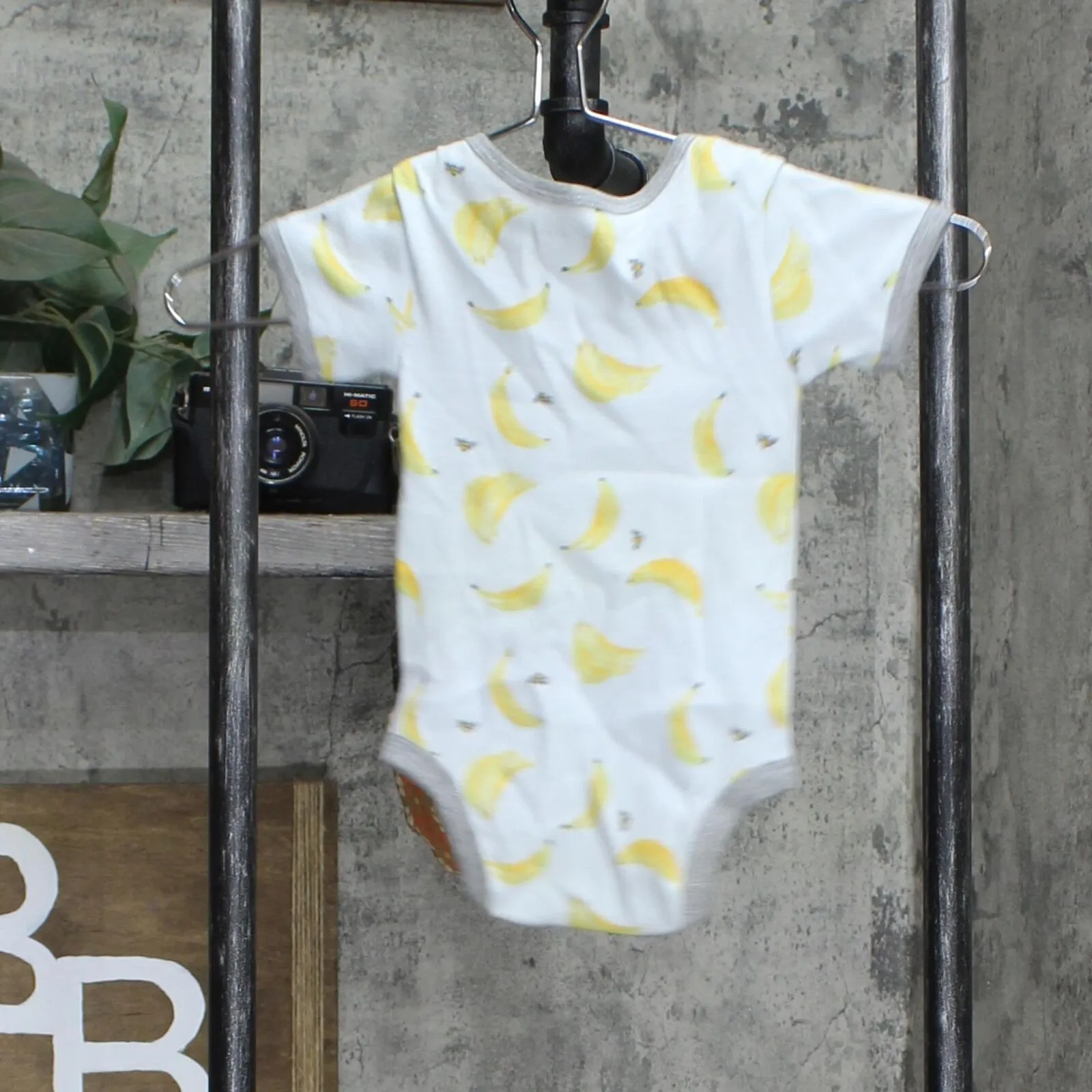Burt's Bees Crazy Bunch Organic Baby Bananas Bodysuit & Pant Set Gray 3M-6M