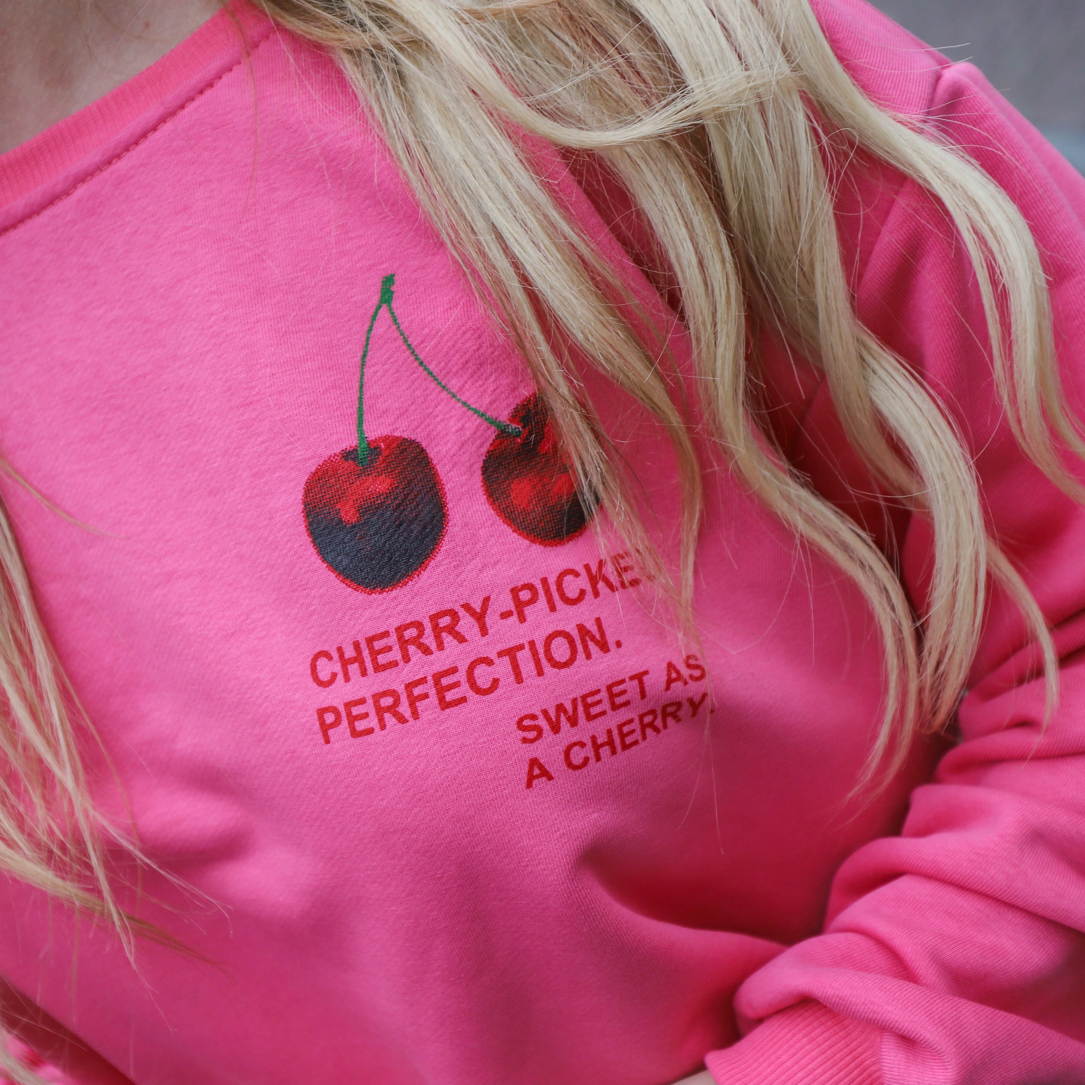 Cherry sweater roze