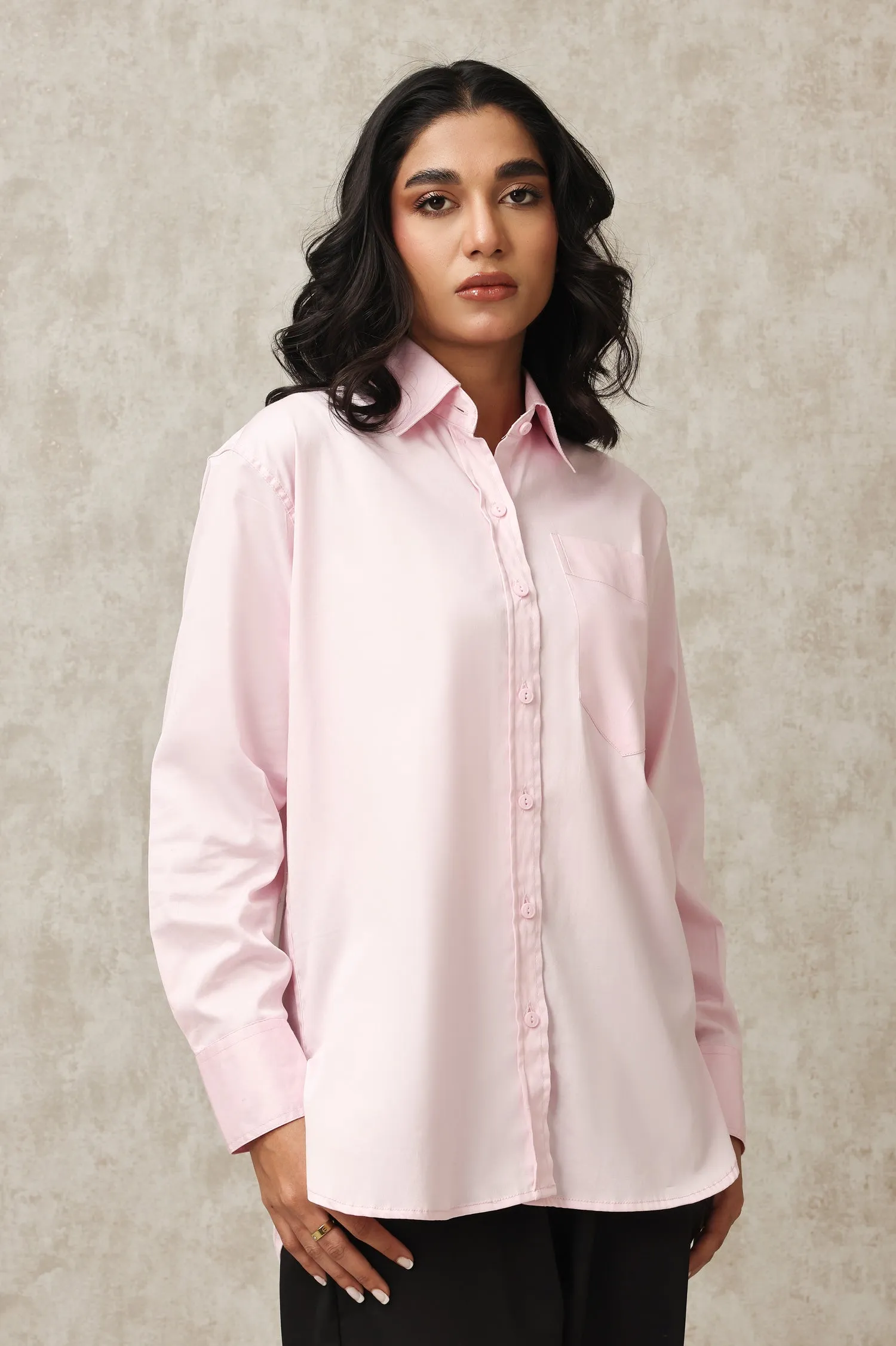 CLASSIC BUTTON-UP SHIRT WITH TAILORED FIT-PINK