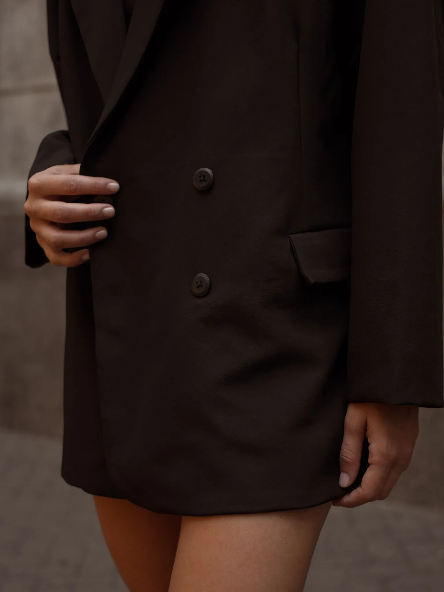CROSS FRONT BIG BLAZER - BLACK