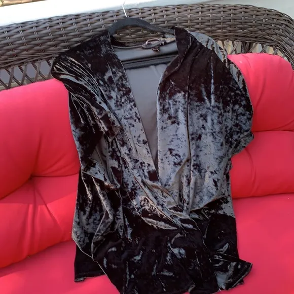 Dark Green Short Sleeve Velvet Feel Kimono Size XS/Small NWOT ( will fit S/M&amp;L)