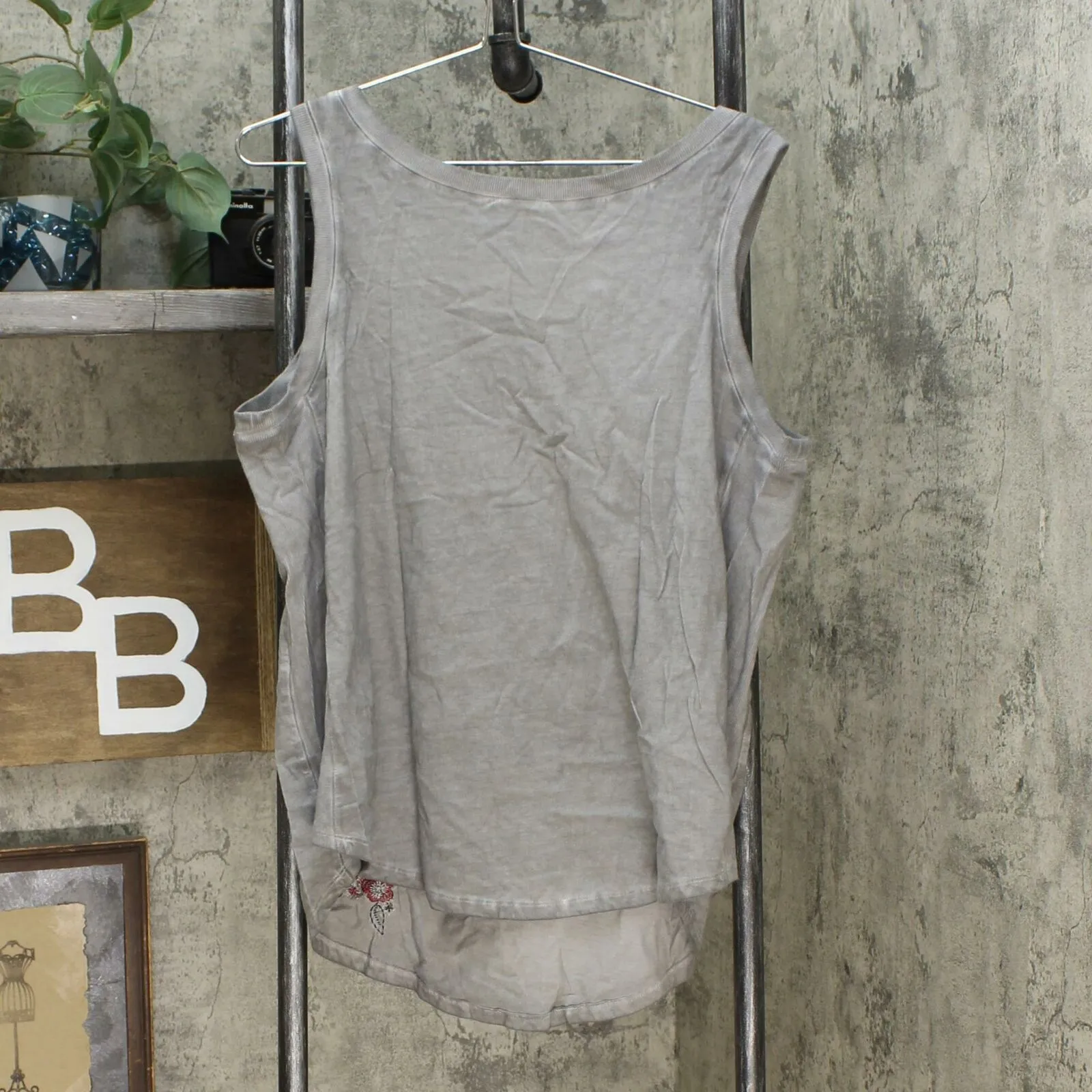 DG2 by Diane Gilman Women's Embroidered Star Tank Top Gray Large
