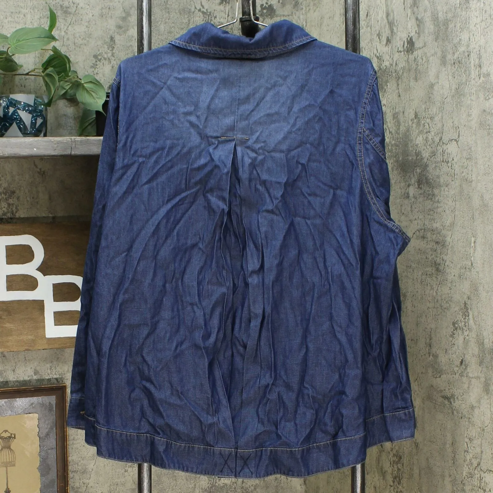DG2 by Diane Gilman Women's Plus Size Lightweight SoftCell Chambray Jacket