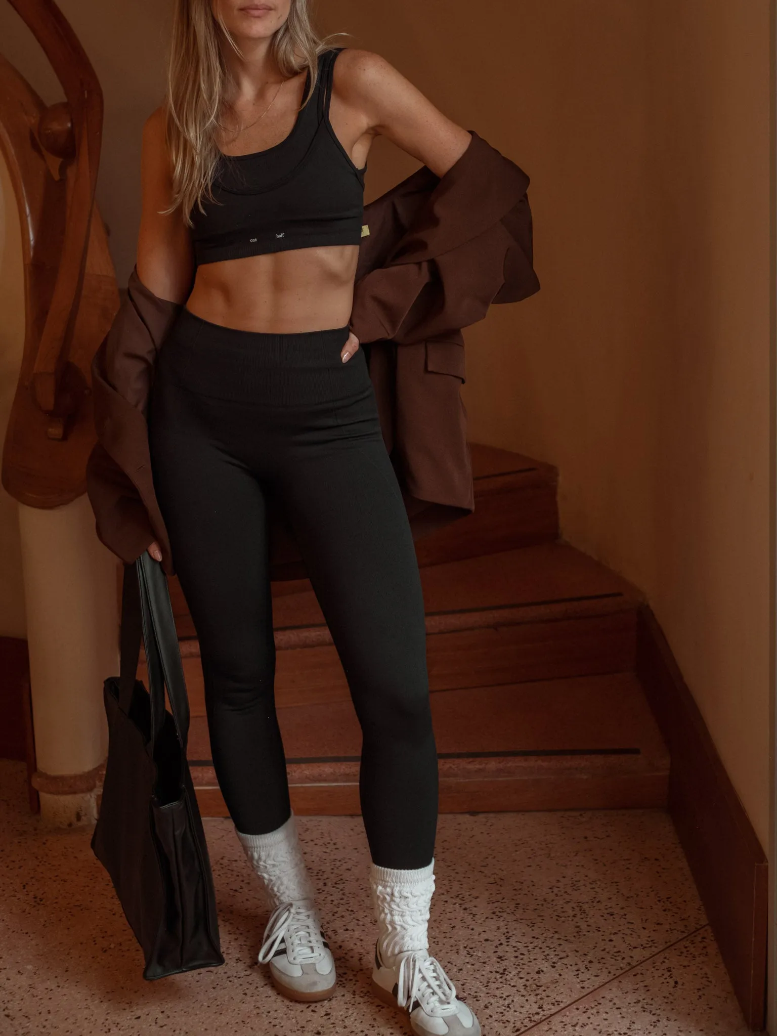 DOUBLE SQUARE SEAMLESS TOP - SHADOW