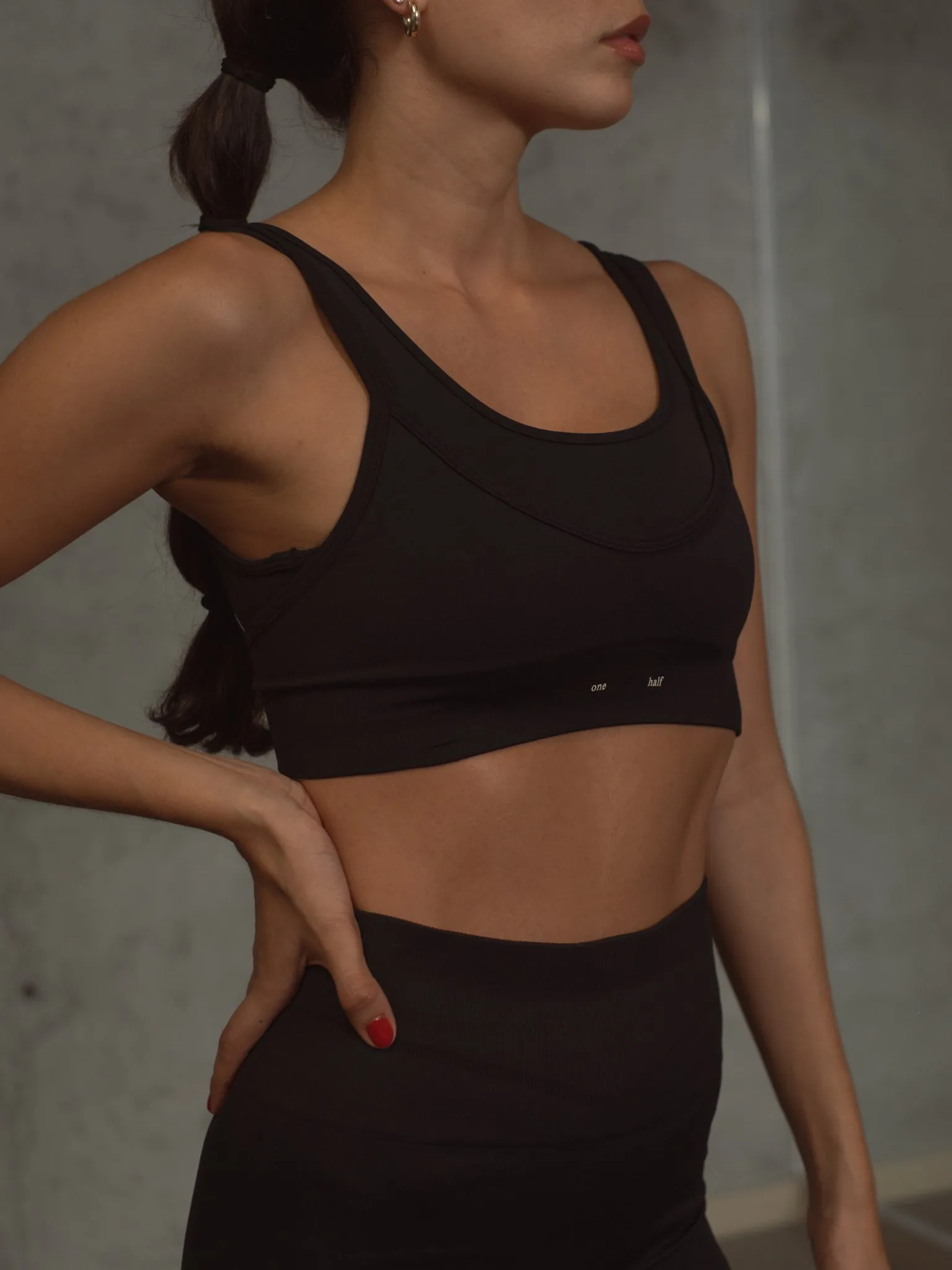 DOUBLE SQUARE SEAMLESS TOP - SHADOW