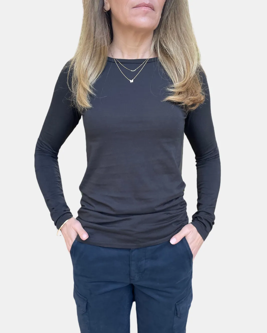 FITTED LONG SLEEVE T-SHIRT IN BLACK