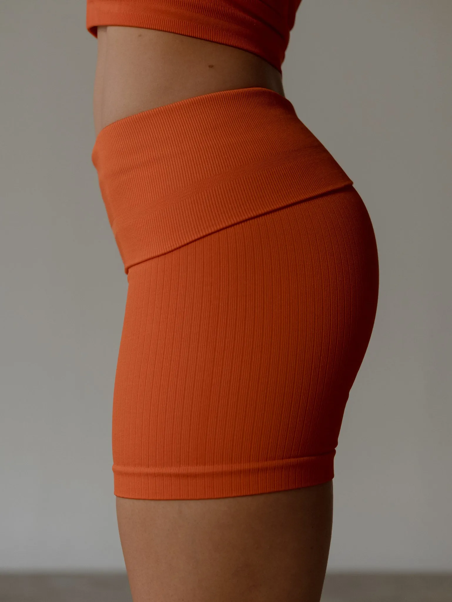 FLEX SEAMLESS SHORT - BRIGHT ORANGE