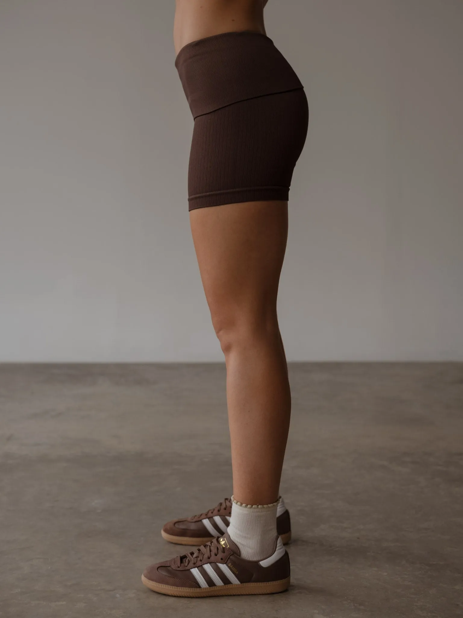 FLEX SEAMLESS SHORT - ESPRESSO