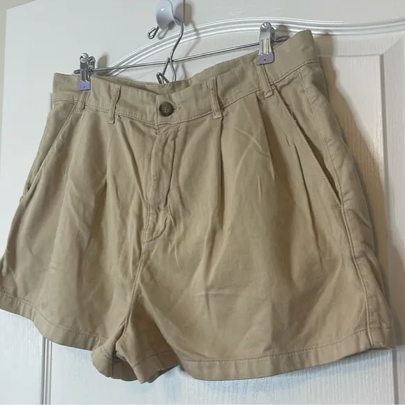 Free People Billie Chino Shorts Almond Milk Khaki Tan Size 12