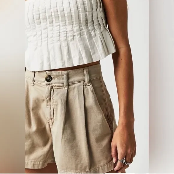Free People Billie Chino Shorts Almond Milk Khaki Tan Size 14