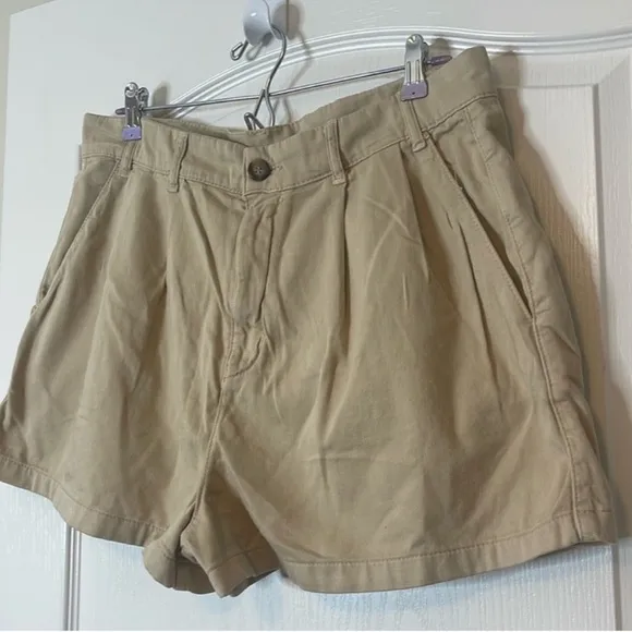 Free People Billie Chino Shorts Almond Milk Khaki Tan Size 14