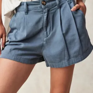 Free people Billie Chino Shorts / size 2  NWOT