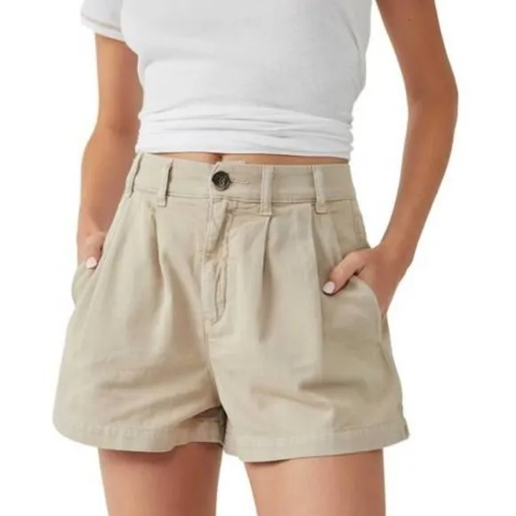 Free People Billy Pleated Chino Shorts in Almond Milk Khaki Size 14 NEW