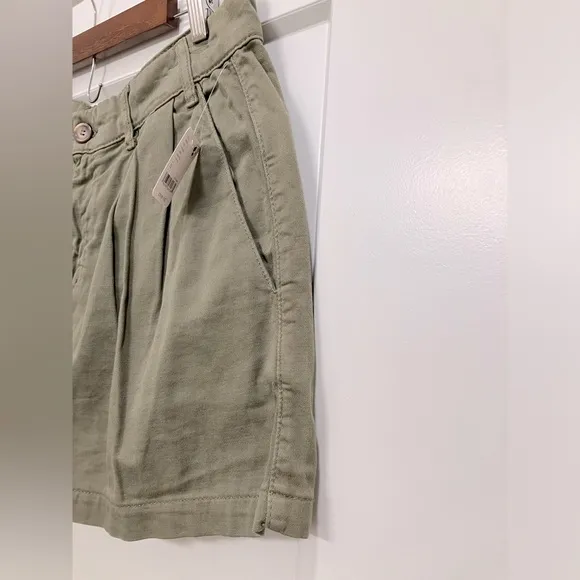 Free People NWT FP Billie Chino Size 12 Shorts in Willow 🤍