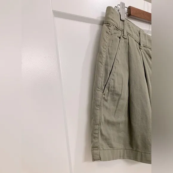 Free People NWT FP Billie Chino Size 12 Shorts in Willow 🤍