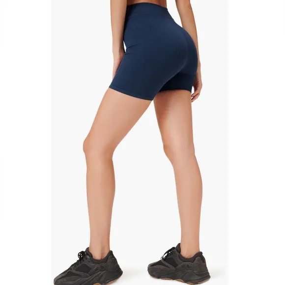 Good American Seamless Rib Biker Shorts
