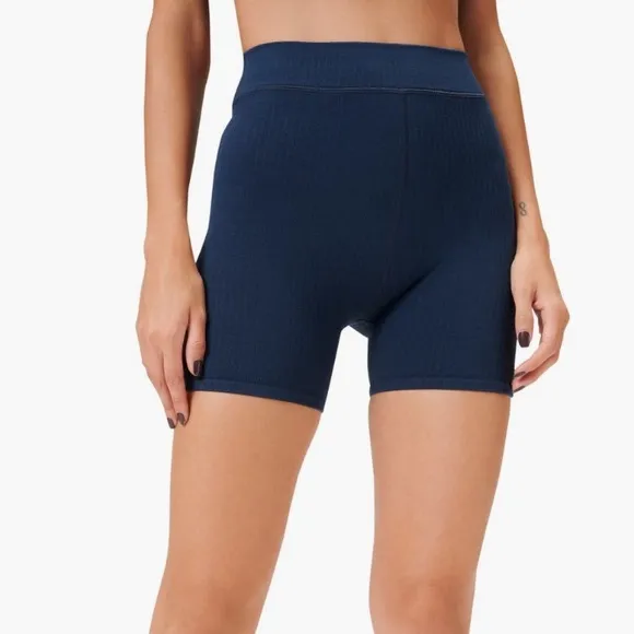 Good American Seamless Rib Biker Shorts