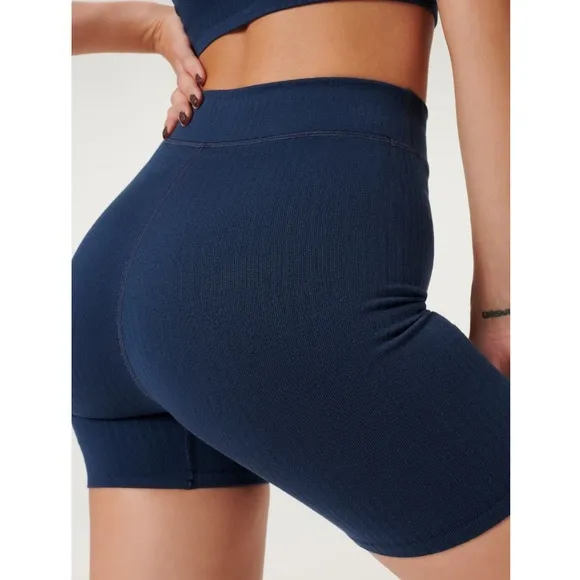 Good American Seamless Rib Biker Shorts