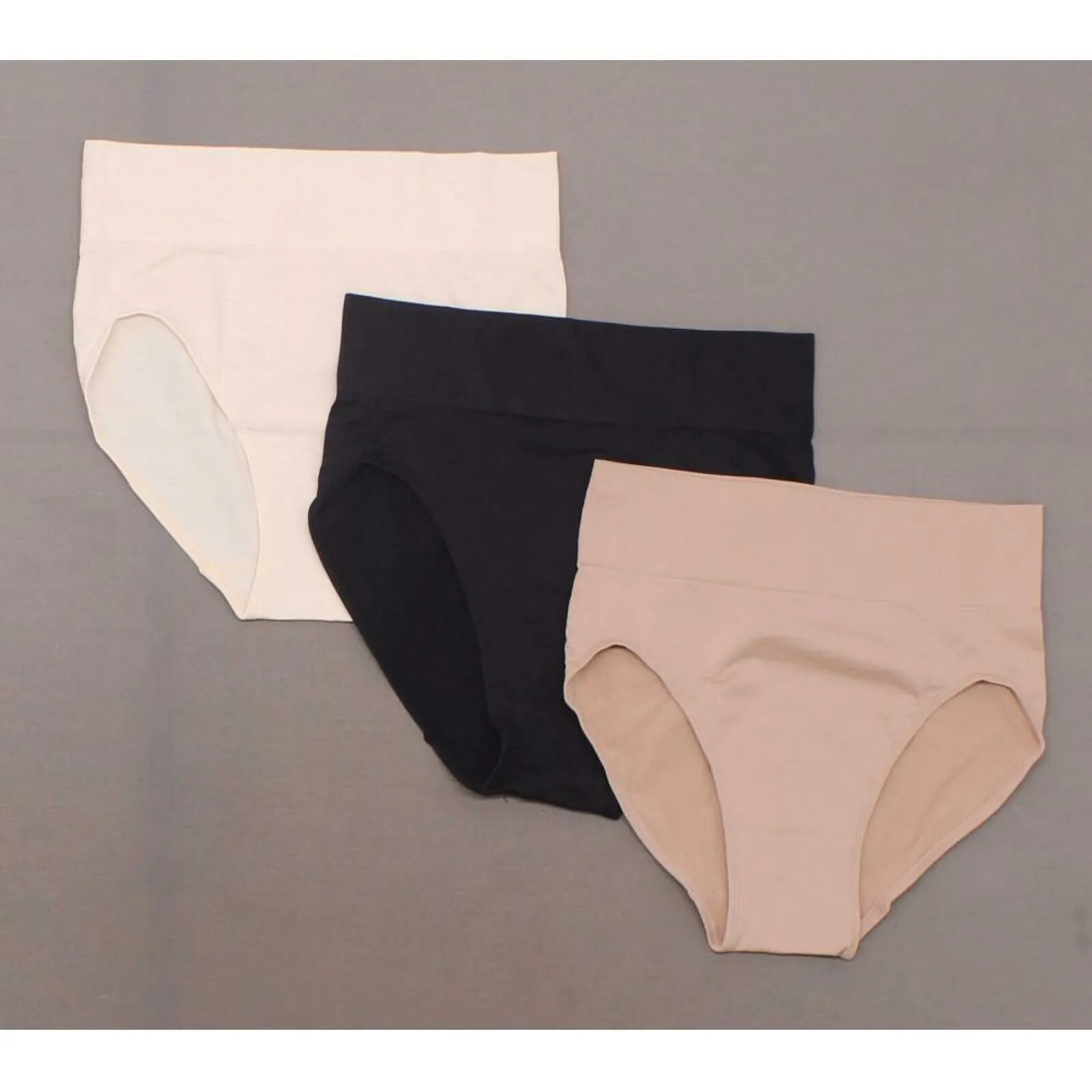 Hanes Premium 3 Pairs Women's Smoothing Seamless Basic High Cut Briefs