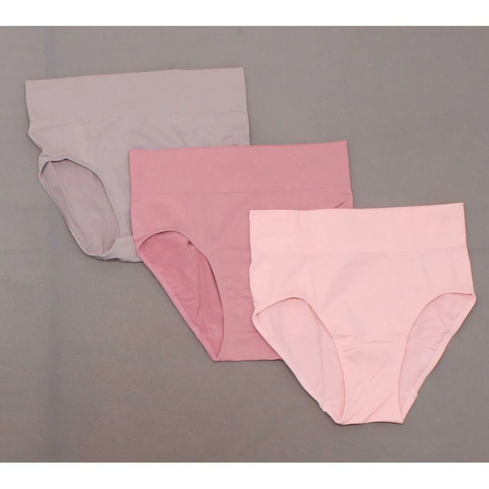 Hanes Premium 3 Pairs Women's Smoothing Seamless Briefs