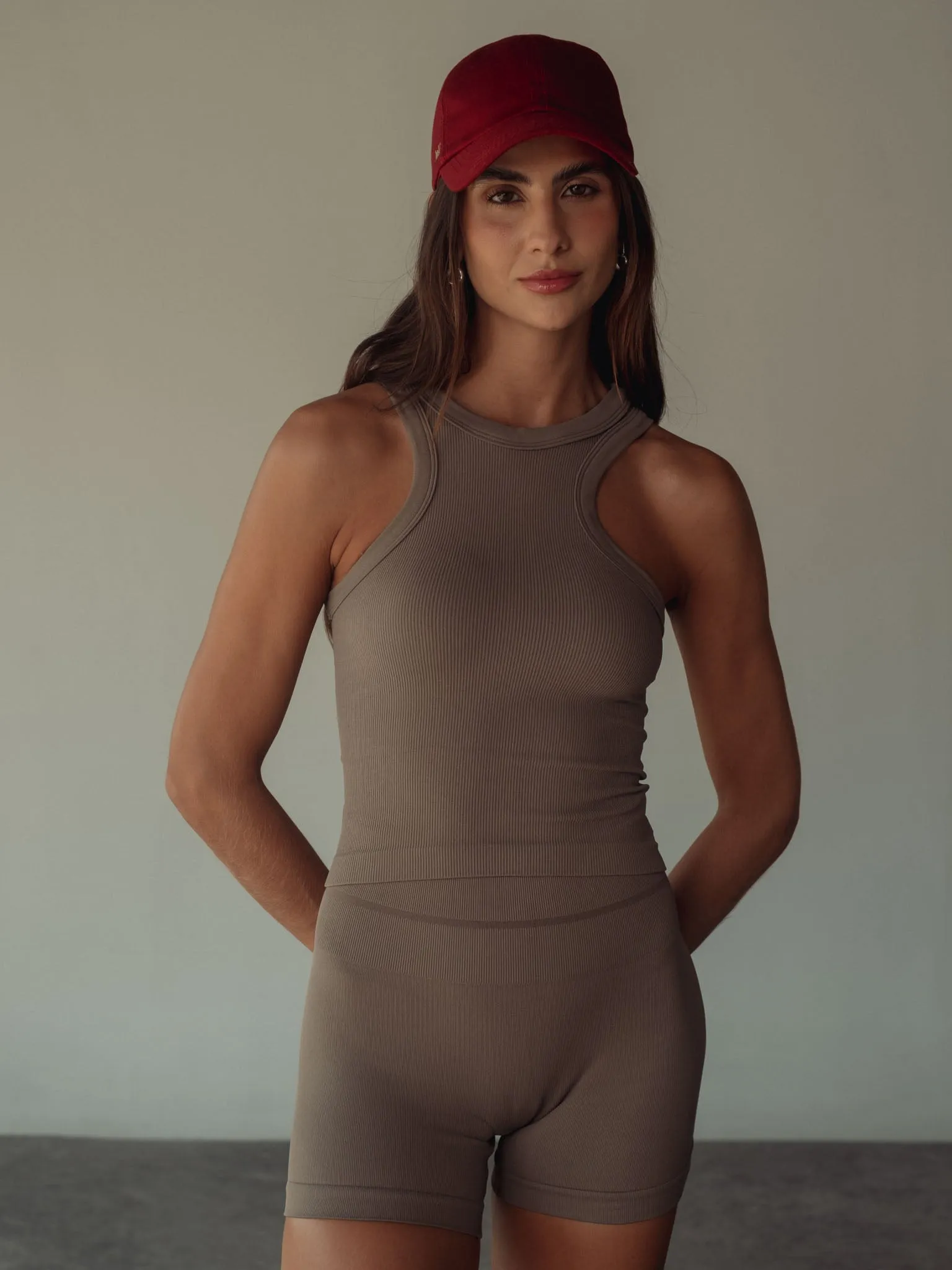 HIGH-RISE SEAMLESS MINI SHORT - STONE