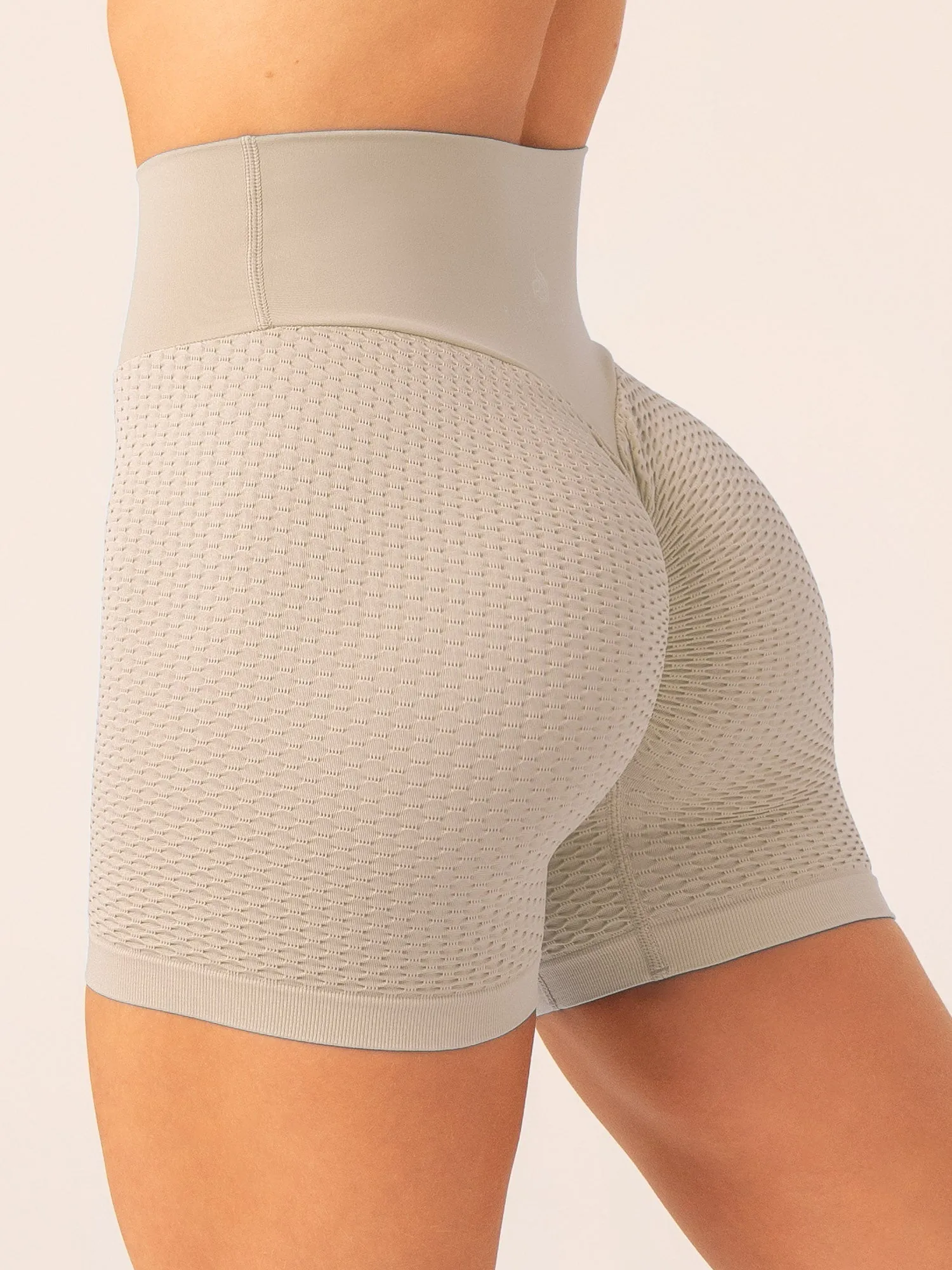Honeycomb Scrunch Seamless Shorts - Sand
