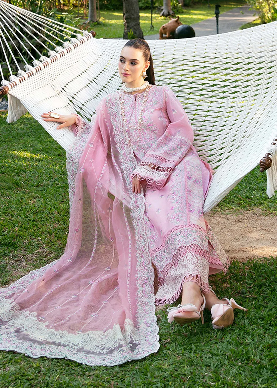 KANWAL MALIK | SAREEN | MISTY