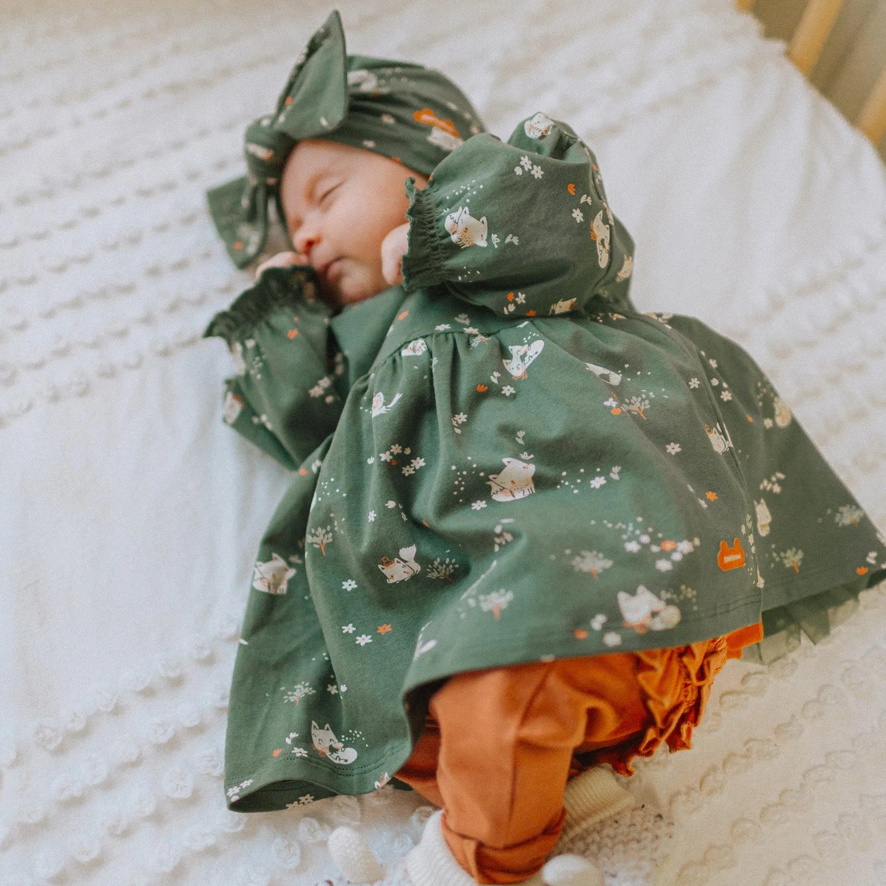 Legging brun cuivré à volants en coton biologique, naissance  || Amber brown ruffled leggings in organic cotton, newborn