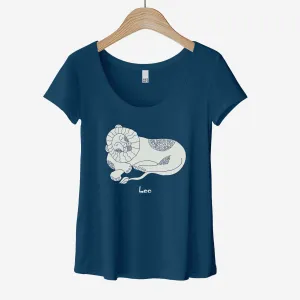 Leo Zodiac Symbol: The Lion - Women’s Flex Scoop Neck Tee