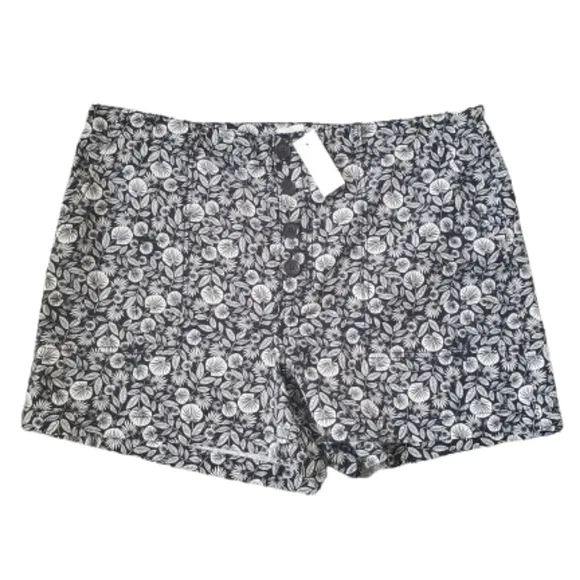 LOFT structured classic fit button front high waist shorts, 39&quot;, black